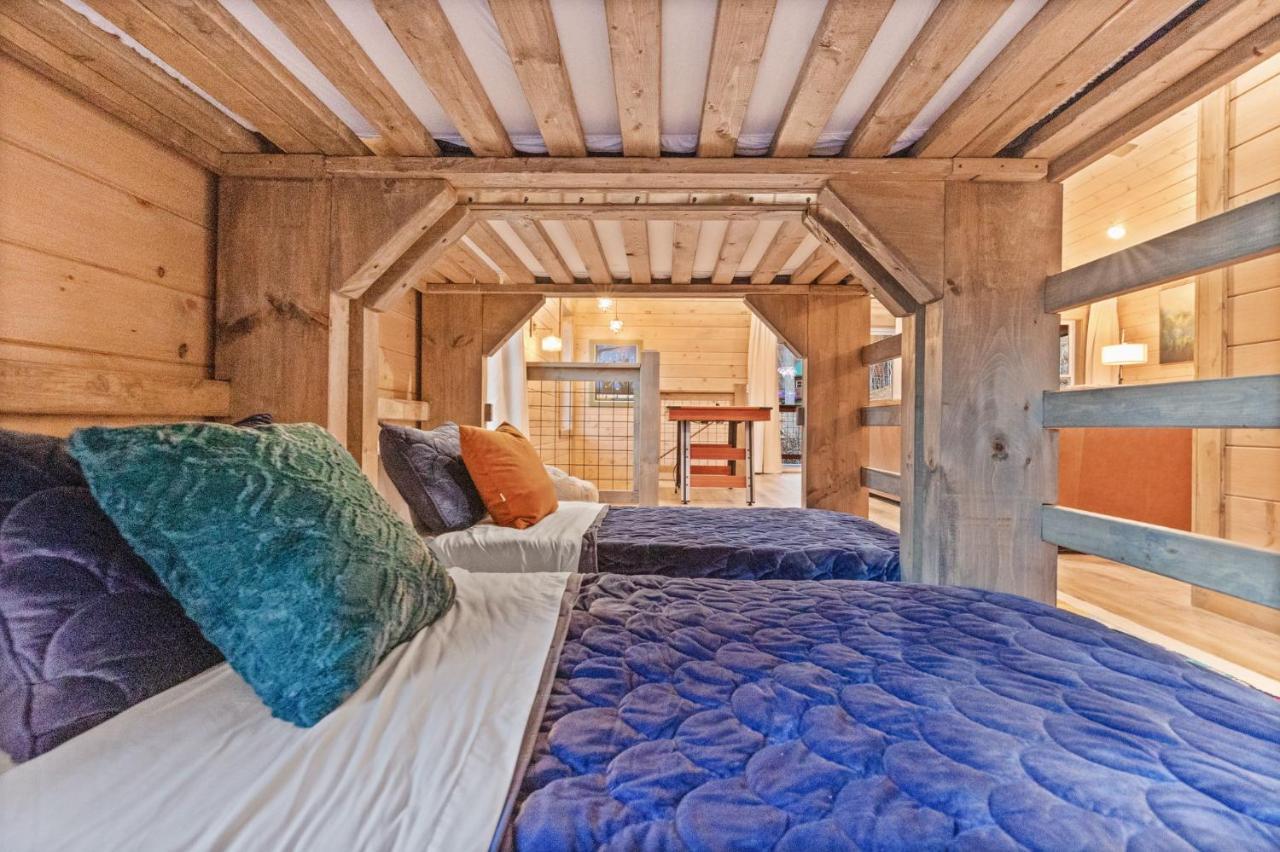 فيلا Mins To Gburg Sleeps 8 Hot Tub Arcade Area Pool جاتلينبرج المظهر الخارجي الصورة