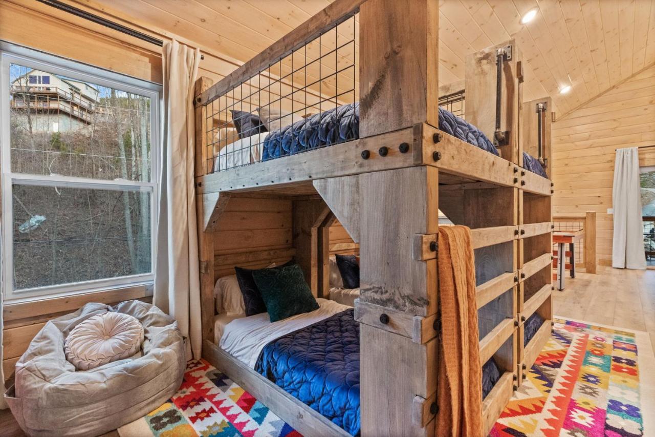 فيلا Mins To Gburg Sleeps 8 Hot Tub Arcade Area Pool جاتلينبرج المظهر الخارجي الصورة