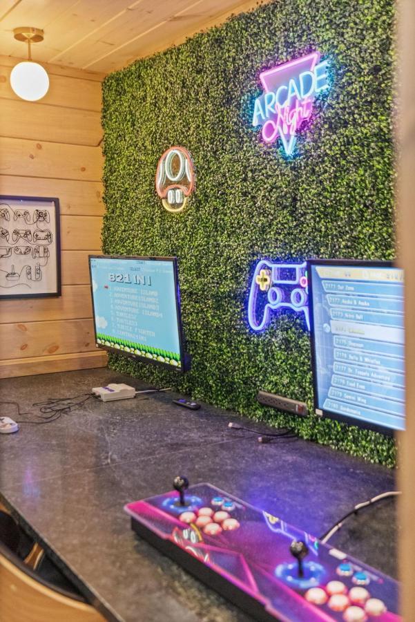 فيلا Mins To Gburg Sleeps 8 Hot Tub Arcade Area Pool جاتلينبرج المظهر الخارجي الصورة