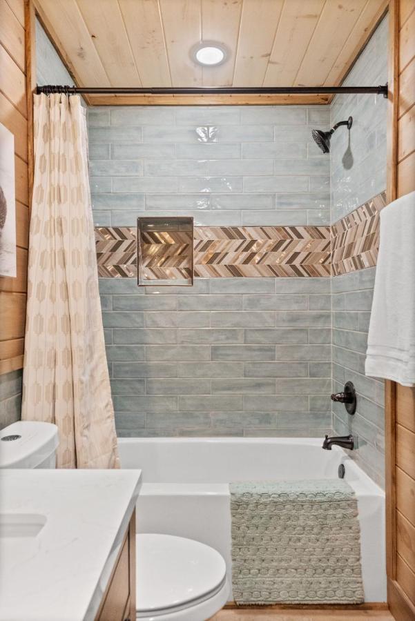 فيلا Mins To Gburg Sleeps 8 Hot Tub Arcade Area Pool جاتلينبرج المظهر الخارجي الصورة